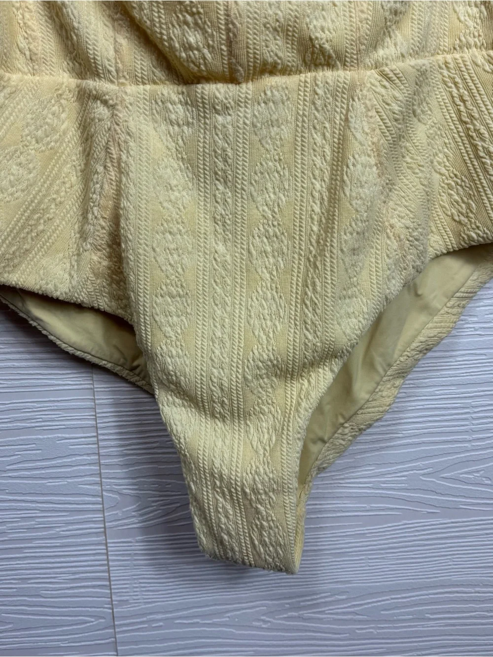 Revel Rey soft yellow